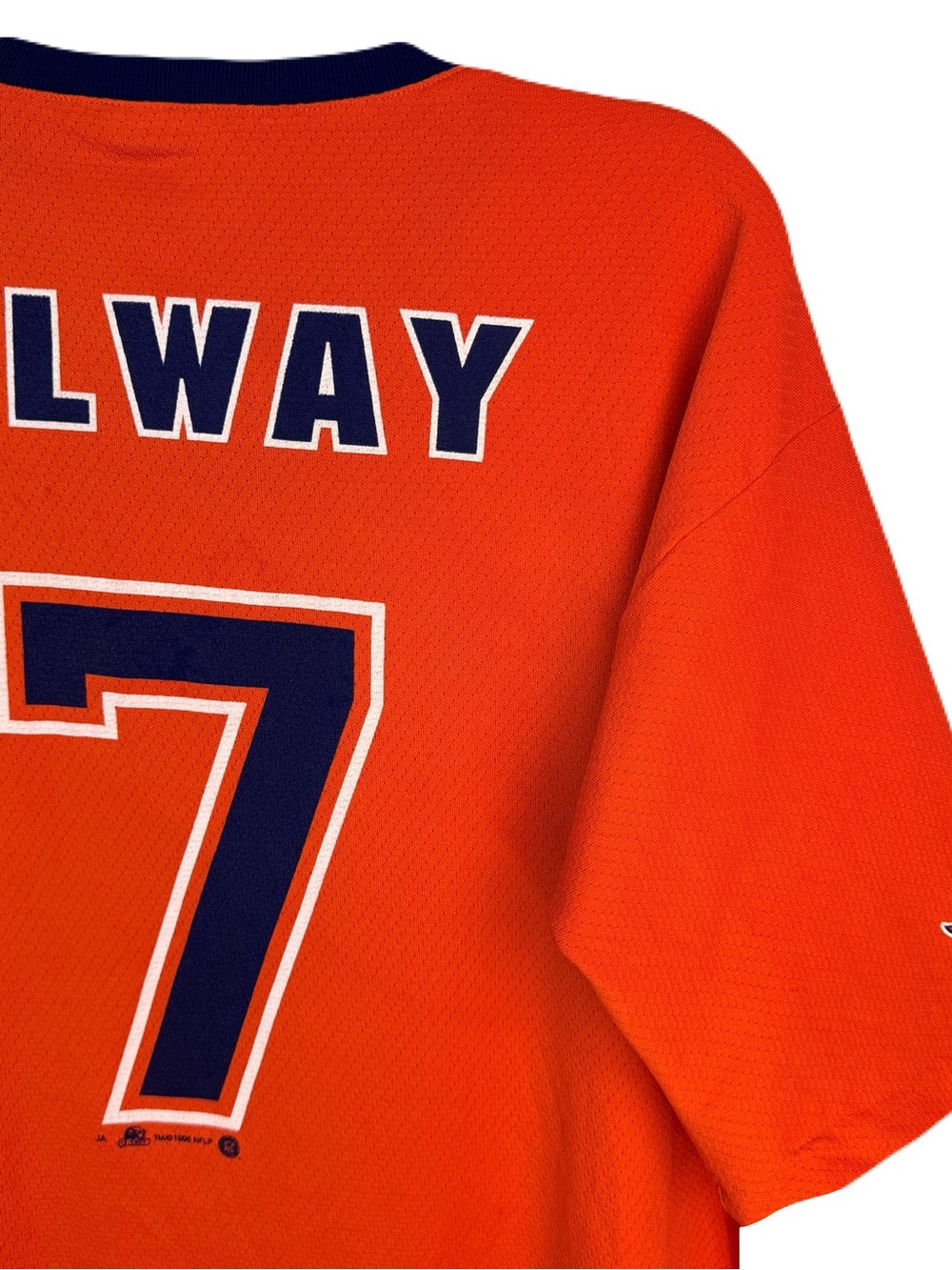 RARE Vintage 1998 John Elway #7 Denver Broncos Sport Attack Jersey T-Shirt